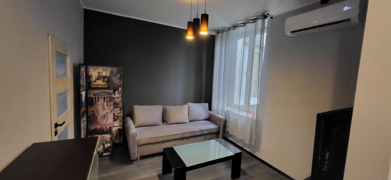 Apartamento Apartament Pod Wieza Piotrków Trybunalski Exterior foto