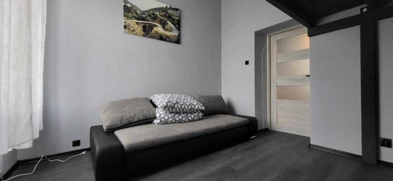 Apartamento Apartament Pod Wieza Piotrków Trybunalski Exterior foto